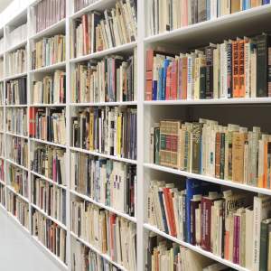 <p><small>View of Robert Motherwell&rsquo;s studio library housed at the Dedalus Foundation, New York. Courtesy of the Dedalus Foundation, New York</small></p>